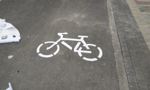 Трафаретное нанесение символов холодным пластиком