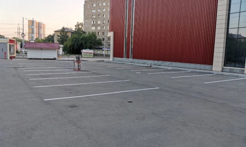 Разметка парковки ТЦ Омега